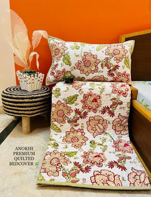 Quilted Bedcover With 2 Pillow Covers 